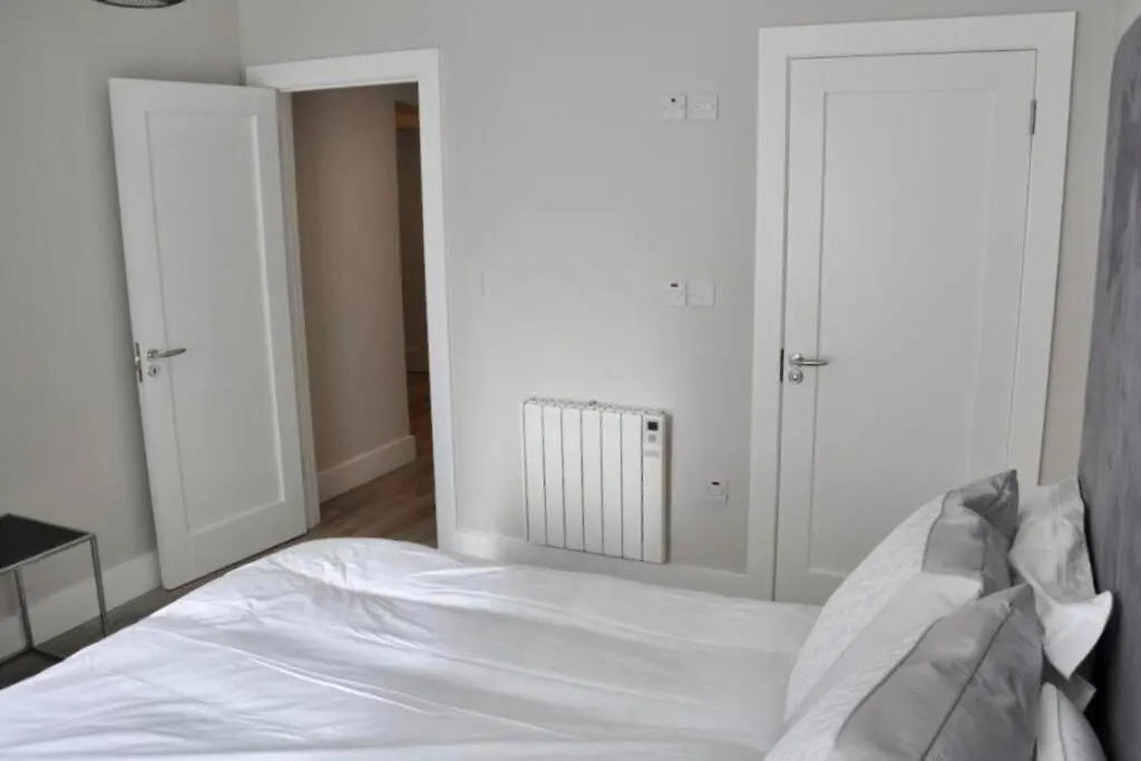 Holiday home Luxury Large Stylish 2 Bed Apt, Sandymount Village Dublin