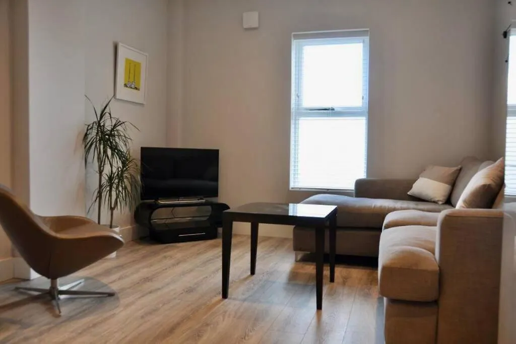 Luxury Large Stylish 2 Bed Apt, Sandymount Village Dublin 0*,  Ireland
